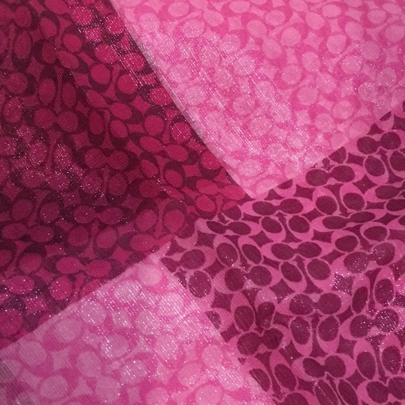 Nwt Coach pink sparkling scarf 22x22 - Picture 2 of 3